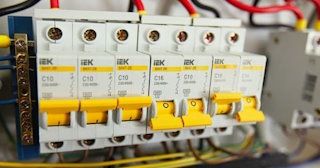 Монтаж УЗО - установка по доступной цене от 371 руб в Кумертау от ЭлектроКра
